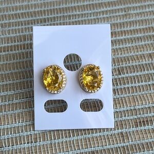 ⭐️- Yellow oval Crystal Halo Stud Earrings